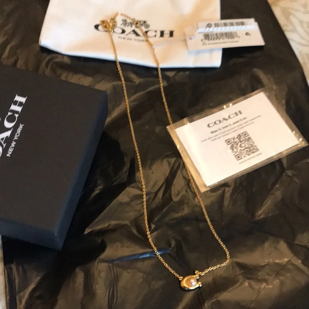 Coach necklace - Picture 2 of 4